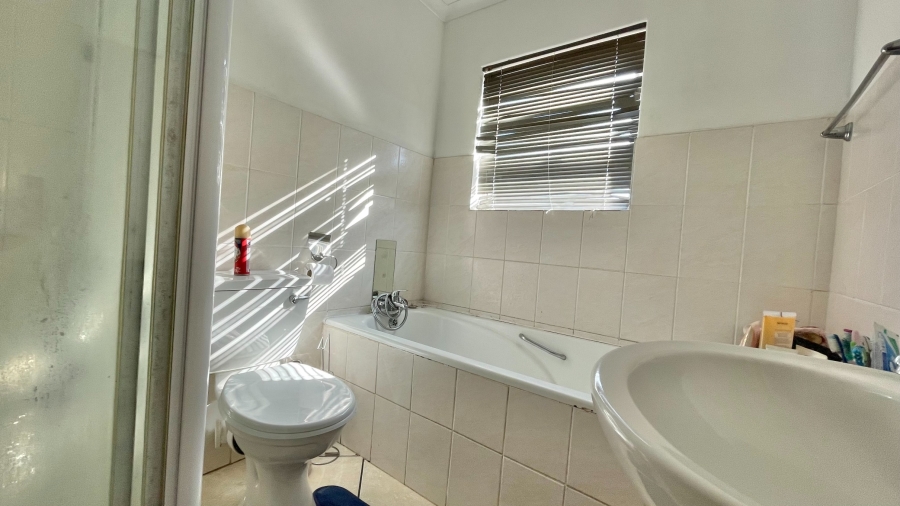 2 Bedroom Property for Sale in Anchorage Park Western Cape